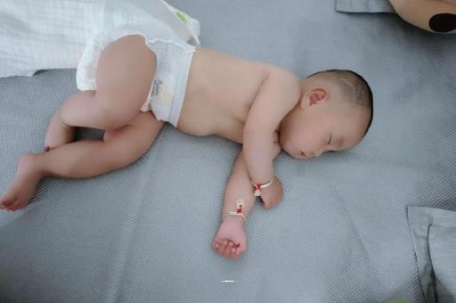 阿拉善盟宝宝积食发烧怎么处理